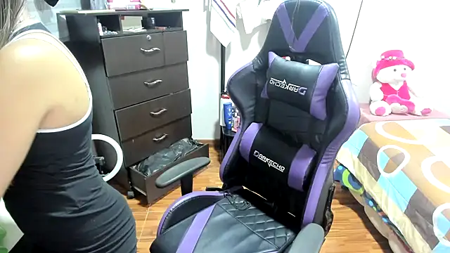 LuisaReyes 2911 online show from 12.16.24