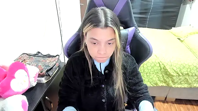 LuisaReyes 2911 online show from 10.18.25