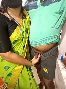 Snapshot of Mallu-Gayathri_Arun chatting on 10.29.25 Mallu-Gayathri Arun online show from 10.29.25