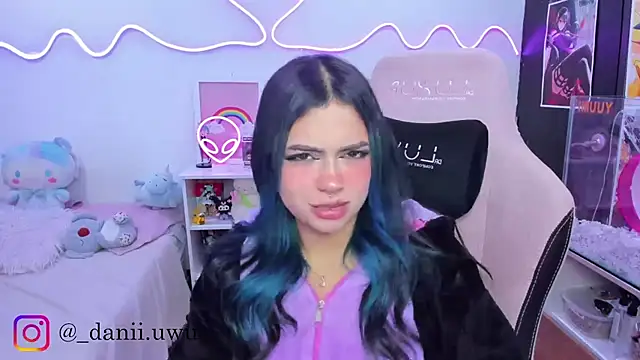 CuteDani  online show from 11.11.25