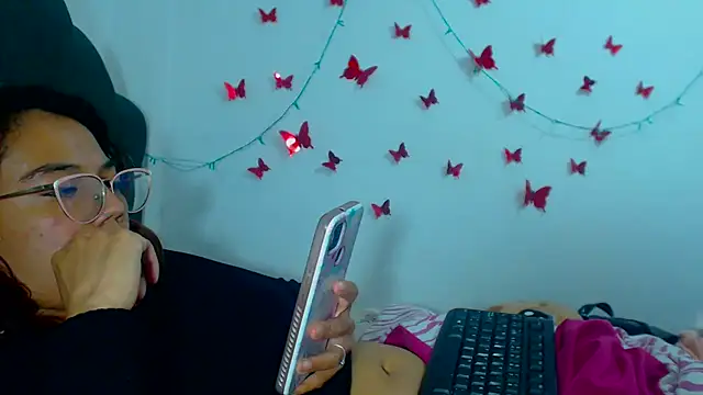 AmaraRoberts420 online show from 12.16.24