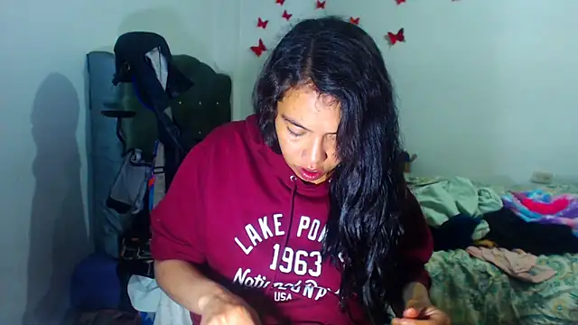 AmaraRoberts420 online show from 11.29.25