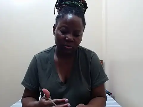 Snapshot of traper_1 chatting on 11.23.25 traper 1 online show from 11.23.25