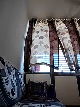 Instant chargerxh online show from 04.05.26