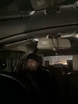 Snapshot of Dick_6inches chatting on 10.31.25 Dick 6inches online show from 10.31.25