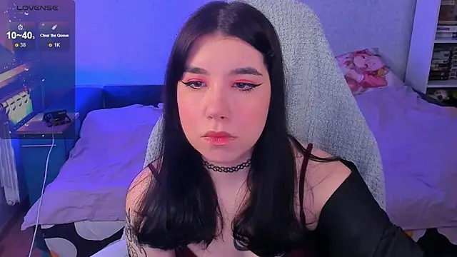 Snapshot of kellyharris chatting on 03.18.25 kellyharris online show from 03.18.25