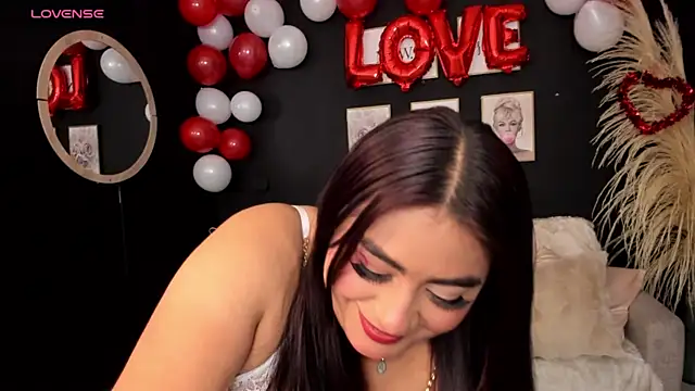 Snapshot of silvia_lane chatting on 02.14.25 silvia lane online show from 02.14.25