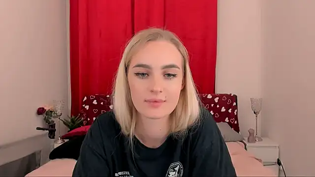 OliviaKisss online show from 02.08.25