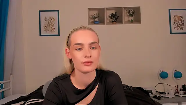 OliviaKisss online show from 04.15.26