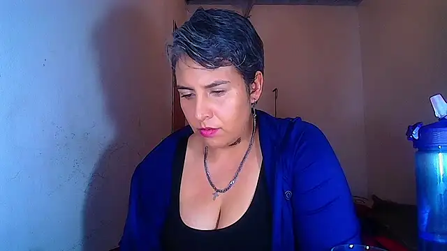 Snapshot of Yessi_rousse chatting on 07.15.26 Yessi rousse online show from 07.15.26