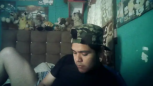 Snapshot of Valesh20 chatting on 11.22.25 Valesh20 online show from 11.22.25