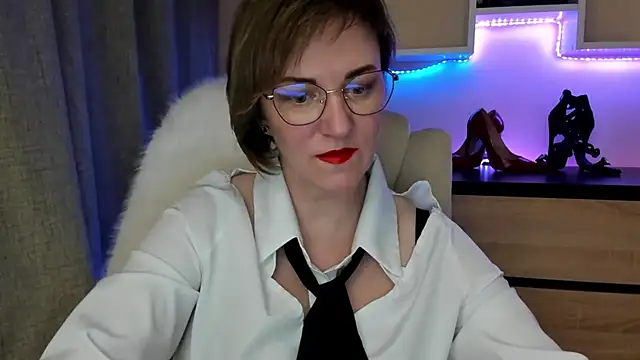 Snapshot of feliziaDesire chatting on 02.02.26 feliziaDesire online show from 02.02.26