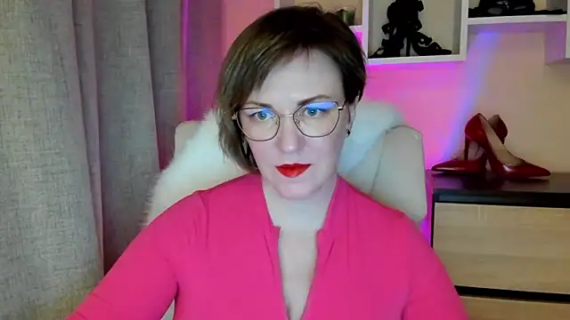 Snapshot of feliziaDesire chatting on 02.27.26 feliziaDesire online show from 02.27.26