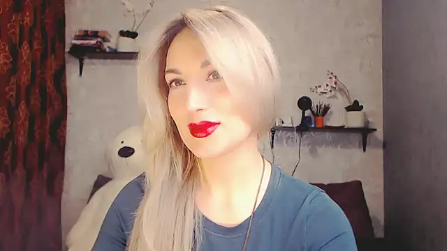 MillaXQueen online show from 02.10.25