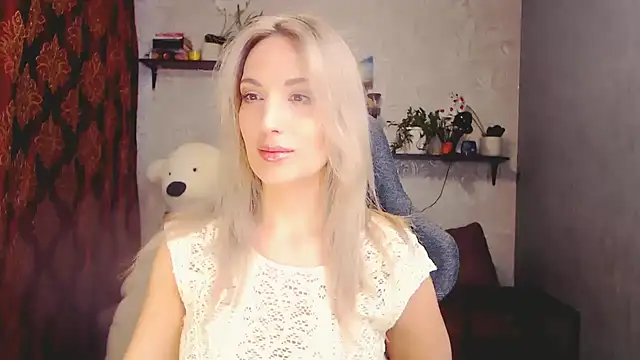 MillaXQueen online show from 03.17.25