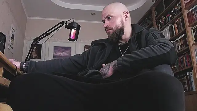 Snapshot of FindomJason chatting on 04.21.26 FindomJason online show from 04.21.26