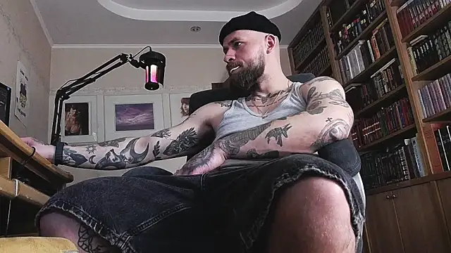 Snapshot of FindomJason chatting on 05.20.26 FindomJason online show from 05.20.26