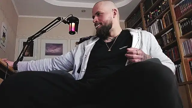 Snapshot of FindomJason chatting on 05.29.26 FindomJason online show from 05.29.26