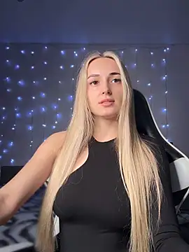 Snapshot of minalawarden chatting on 10.09.25 minalawarden online show from 10.09.25