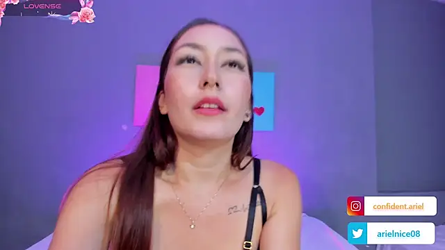 Snapshot of ariel35 chatting on 02.22.25 ariel35 online show from 02.22.25