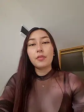 Snapshot of ariel35 chatting on 05.17.26 ariel35 online show from 05.17.26