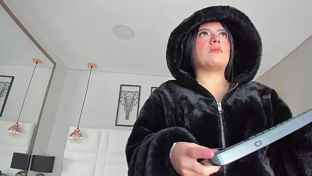 Rebeca jones online show from 12.16.25