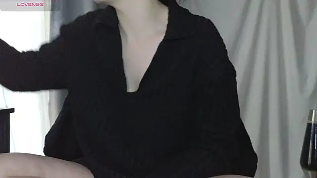 Mia G0ld online show from 01.10.26