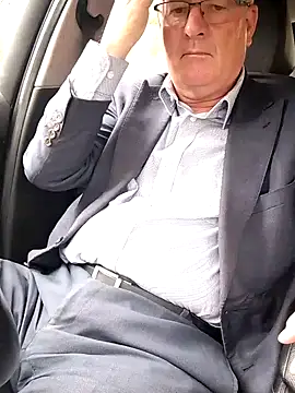 Snapshot of stiffandlubed@xh chatting on 01.13.26 stiffandlubedxh online show from 01.13.26