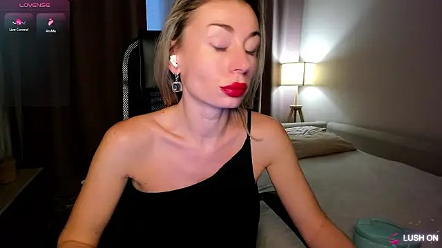 DannaEvan online show from 02.14.26