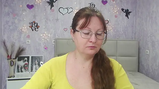 VanessaHotts online show from 03.10.25