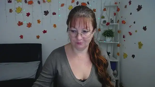 VanessaHotts online show from 11.10.25