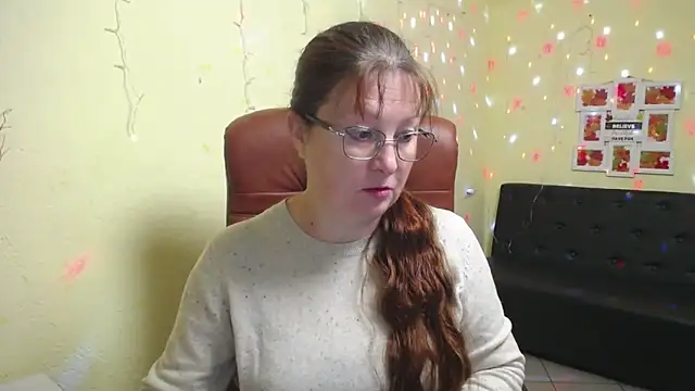 VanessaHotts online show from 11.17.25