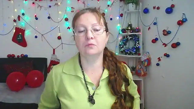 VanessaHotts online show from 12.22.25