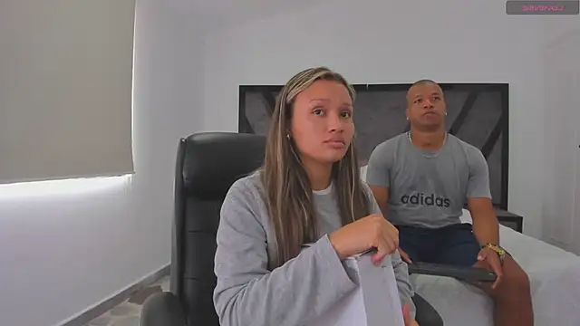 AnnieAndStefan online show from 02.04.25