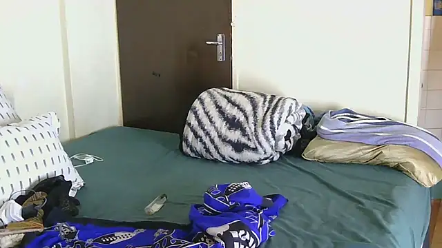 AddictiveAssCurves online show from 05.18.26