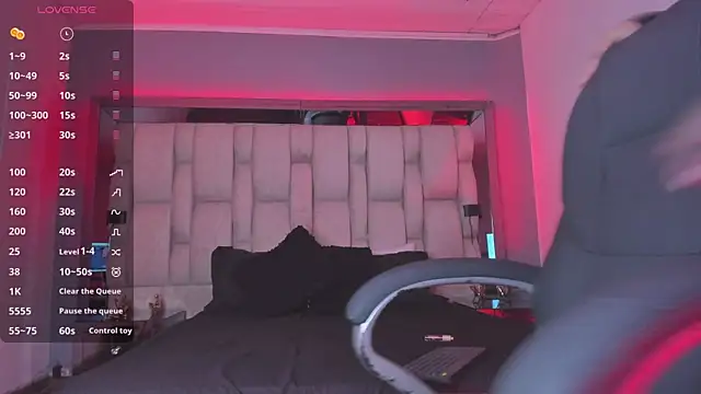 Snapshot of Emmily_Savage chatting on 01.11.25 Emmily Savage online show from 01.11.25