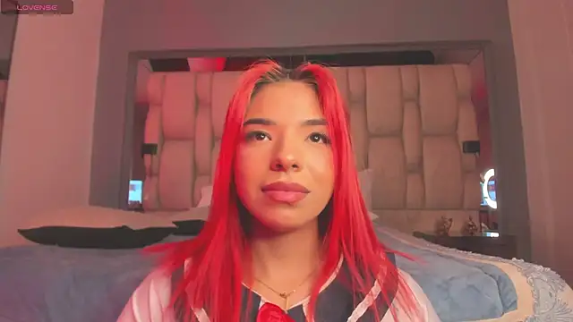 Snapshot of Emmily_Savage chatting on 02.15.25 Emmily Savage online show from 02.15.25