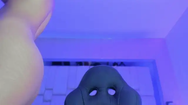 Snapshot of Emmily_Savage chatting on 10.02.25 Emmily Savage online show from 10.02.25