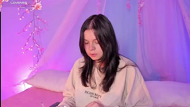 Snapshot of Mey_moon chatting on 07.04.26 Mey moon online show from 07.04.26