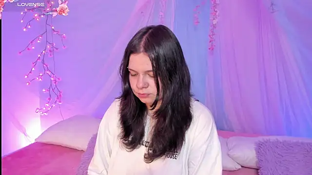 Snapshot of Mey_moon chatting on 07.07.26 Mey moon online show from 07.07.26