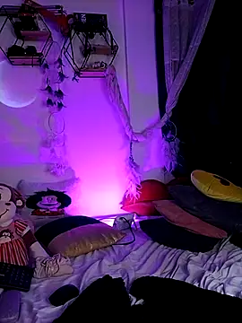 Snapshot of Piafisher1 chatting on 02.18.25 Piafisher1 online show from 02.18.25