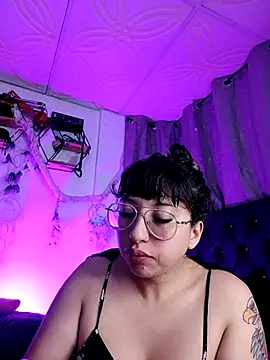 Snapshot of Piafisher1 chatting on 09.23.25 Piafisher1 online show from 09.23.25