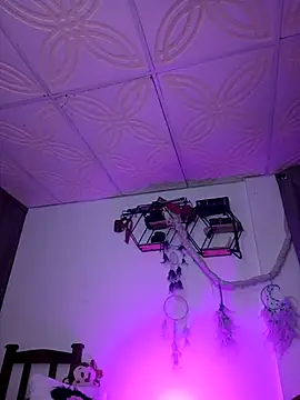 Snapshot of Piafisher1 chatting on 10.03.25 Piafisher1 online show from 10.03.25