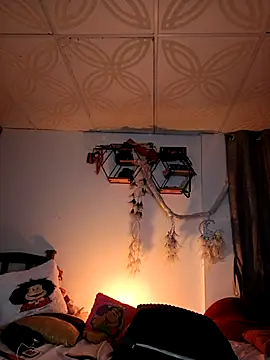 Snapshot of Piafisher1 chatting on 10.16.25 Piafisher1 online show from 10.16.25