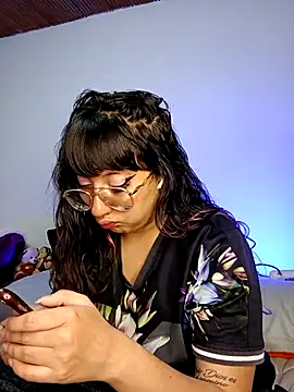 Snapshot of Piafisher1 chatting on 11.13.25 Piafisher1 online show from 11.13.25