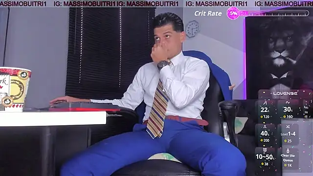 Snapshot of massimo_g chatting on 10.28.25 massimo g online show from 10.28.25