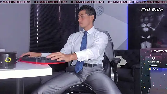 Snapshot of massimo_g chatting on 11.10.25 massimo g online show from 11.10.25