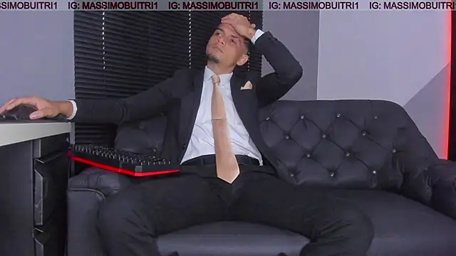 Snapshot of massimo_g chatting on 12.05.25 massimo g online show from 12.05.25