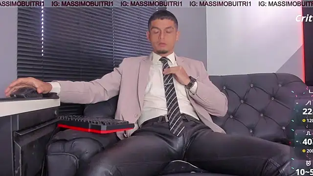 Snapshot of massimo_g chatting on 02.11.26 massimo g online show from 02.11.26