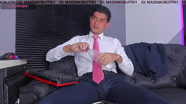 Snapshot of massimo_g chatting on 04.13.26 massimo g online show from 04.13.26